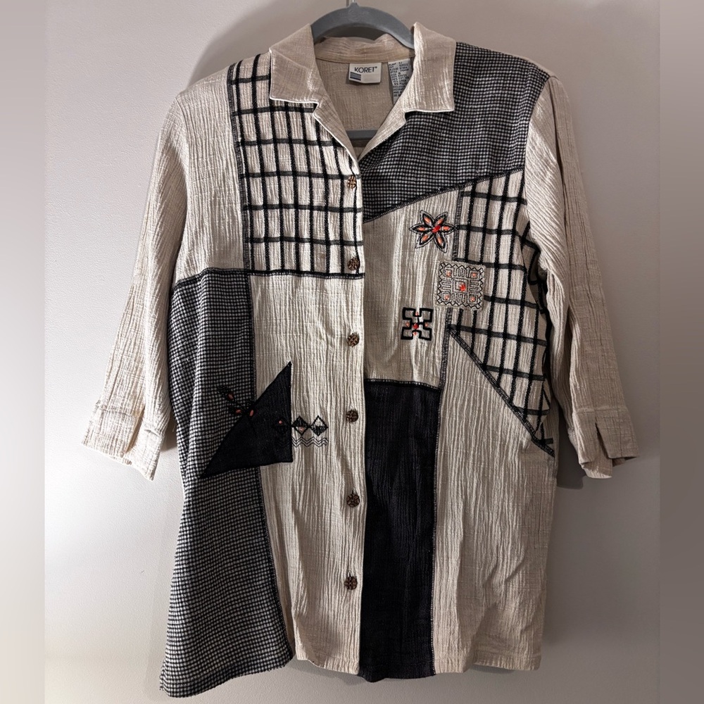 Koret Beige and Black Geometric Blouse Size Small